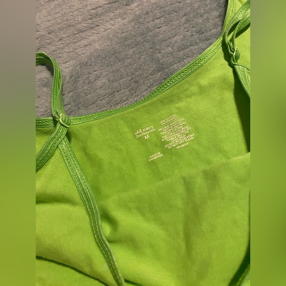 old navy tank top - Picture 2 of 2